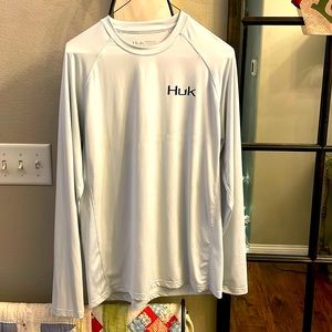 Huk. Mens size medium performance long sleeve shirt.